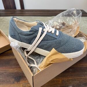 NWT Lucky Brand Denim Sneaker